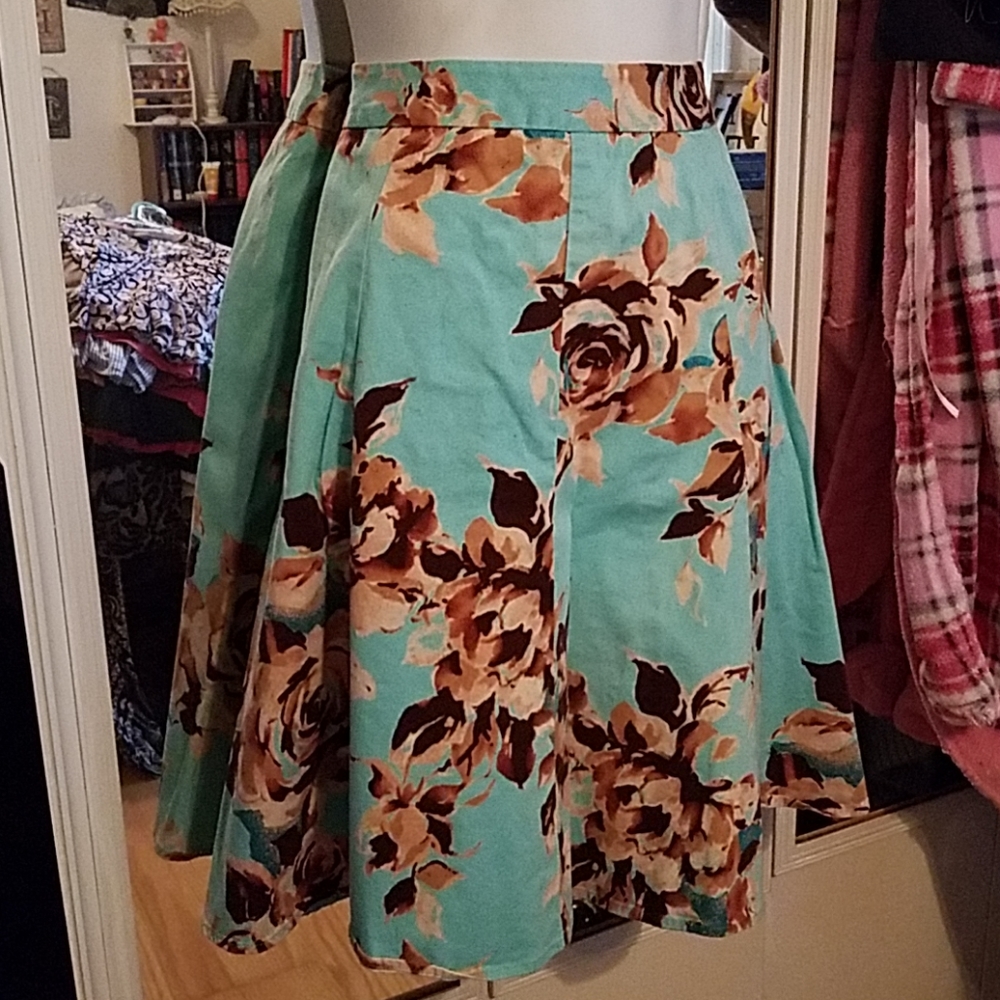 Blue Floral Stretch Skirt Size 8